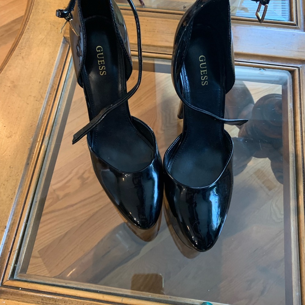 GUESS Shiny Black Heels